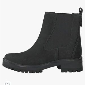 Timberland Women's Courmayeur Valley Chelsea Fashion Boot